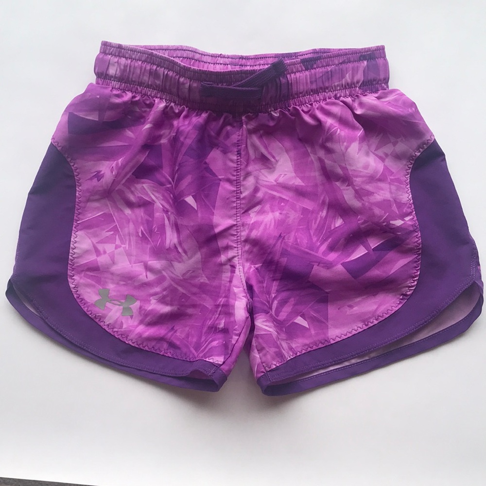 EUC Girls Under Armour loose fit heat gear short